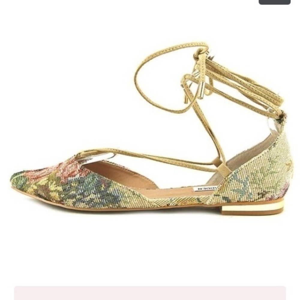 Steve Madden “Walkie” Canvas‎ flats
